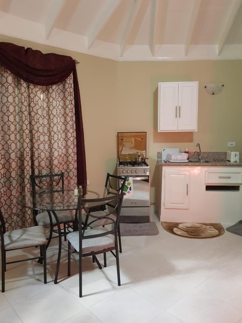 Orchid Cottage Кингстон Экстерьер фото